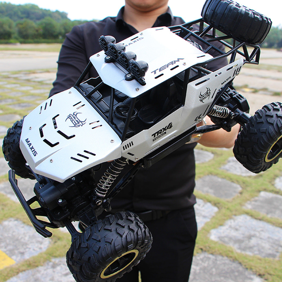 Remote control car - Nyaabs