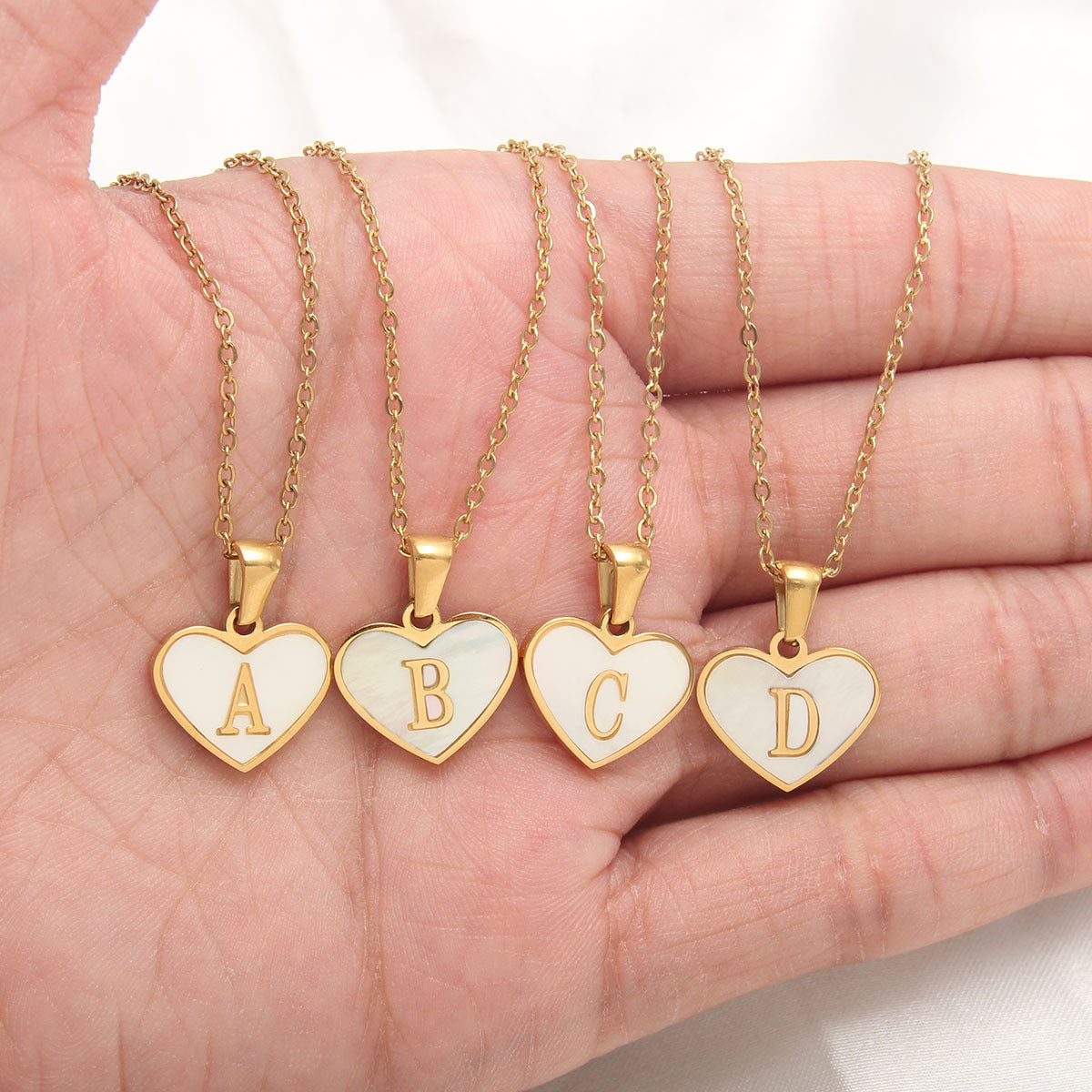 26 Letter Heart-shaped Necklace White Shell Love Clavicle Chain Fashion Personalized Necklace For Women Jewelry Valentine's Day - Nyaabs