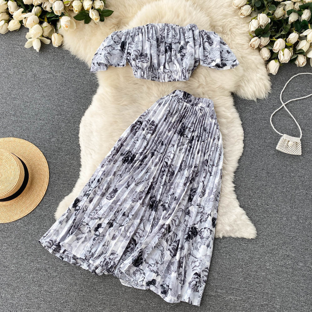 Women's Vacation Style Design Off-shoulder Short-sleeved Tube Top Pleated Skirt Two-piece Set nyaabs.com