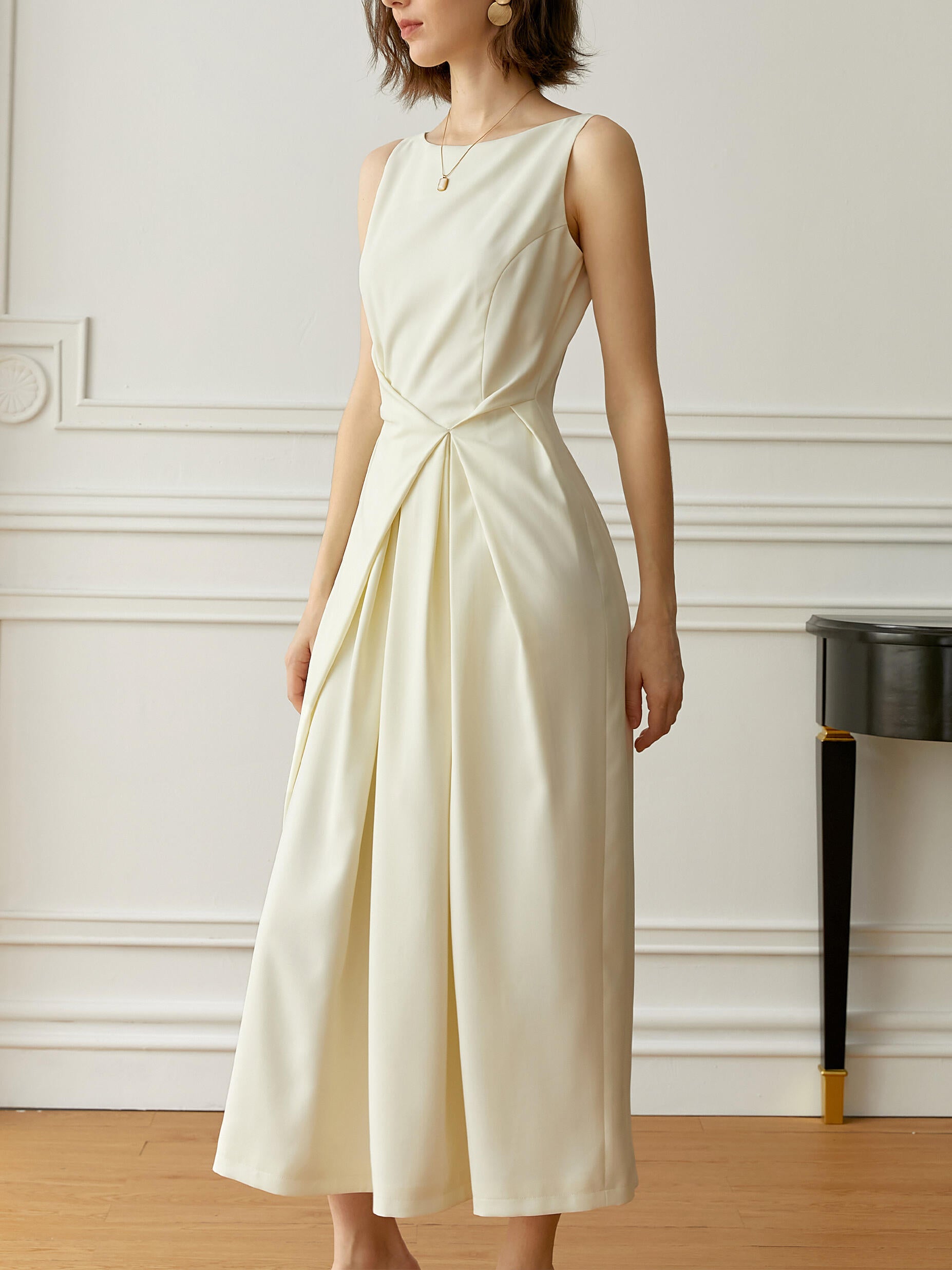 Elegant Sleeveless Pleated Dress nyaabs.com